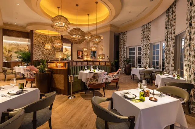 Essensia Restaurant at The Palms Hotel & Spa