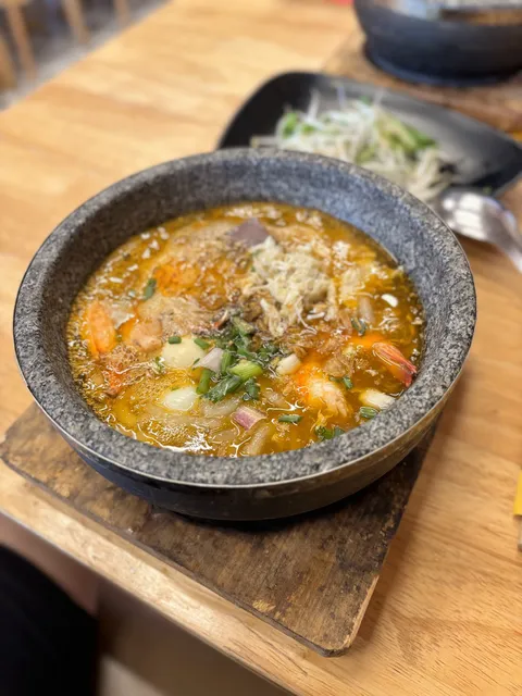 Bánh Canh Thố Đá