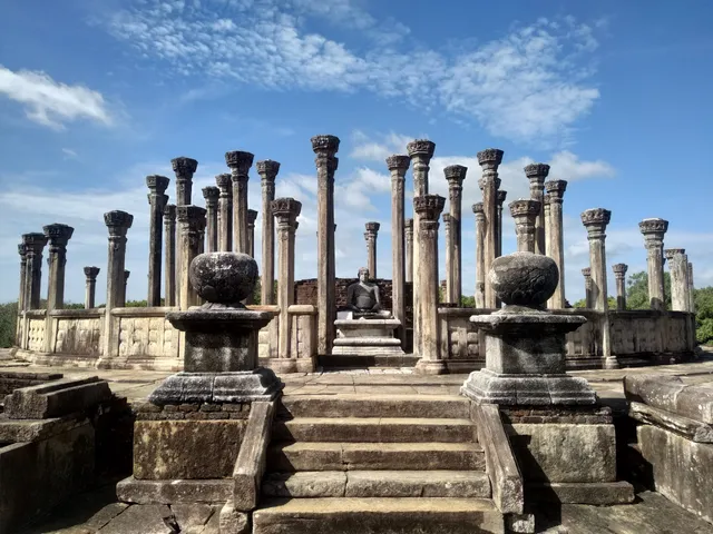 Medirigiriya Vatadageya (මැදිරිගිරිය වටදාගෙය)