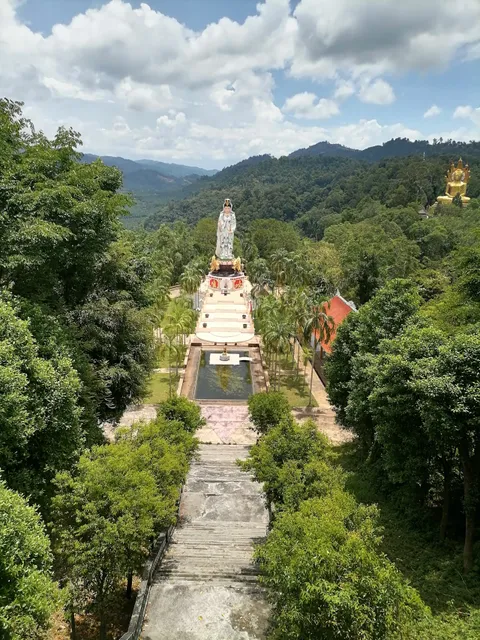 Phra Mahathat Chedi Phutthatham Ban Lue