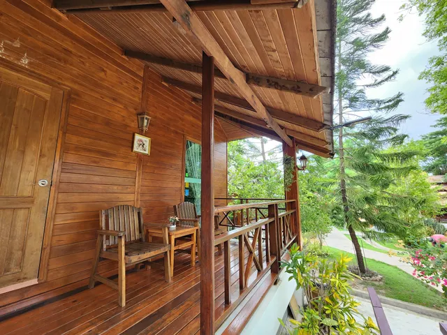 ปั้นหยา ชาเล่ต์ สวนผึ้ง