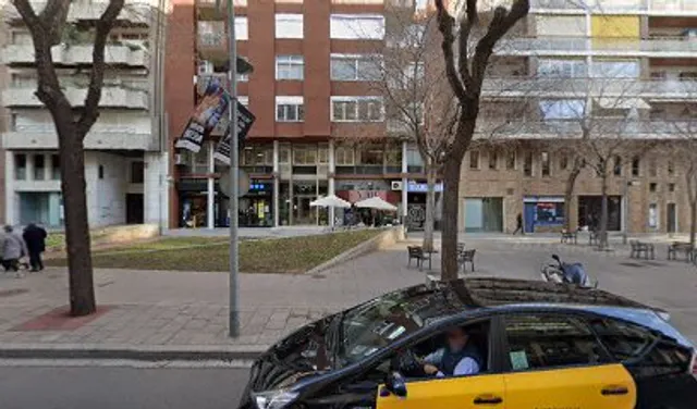 Travessera de les Corts, 373