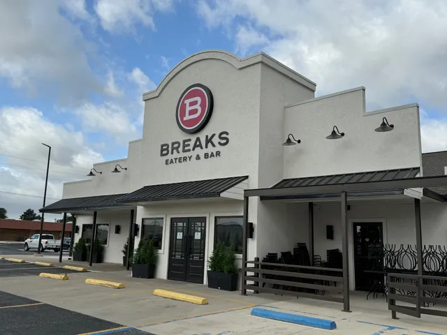 Breaks Eatery & Bar