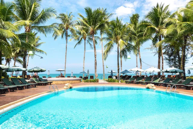 Khao Lak Bayfront Resort