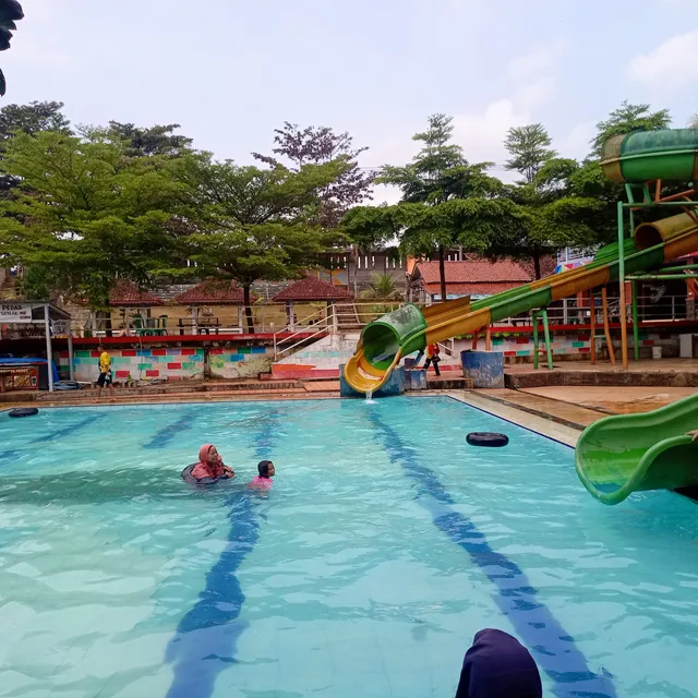 Kolam Renang Situ Citapen