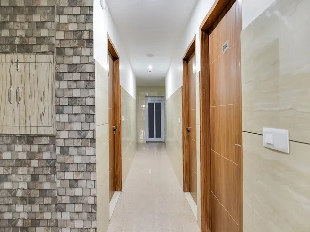 OYO Flagship Meridian Inn