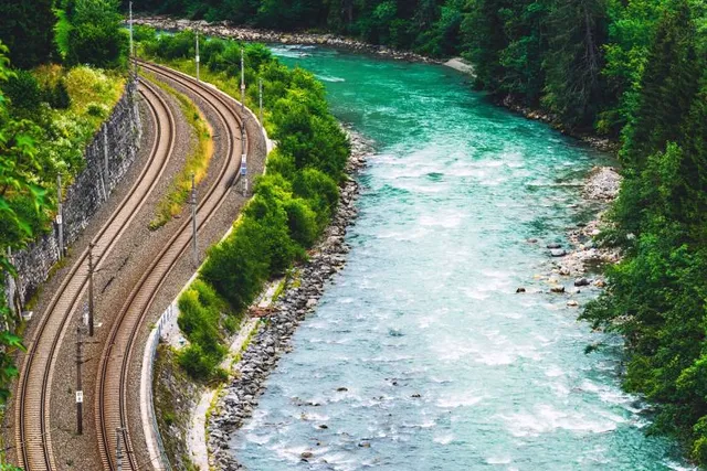 Tunnel Drive Trail Head