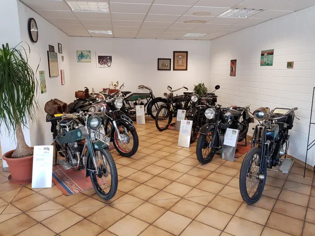 Oldtimer & Fahrzeugmuseum