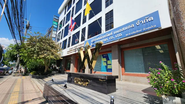 like a local house & café