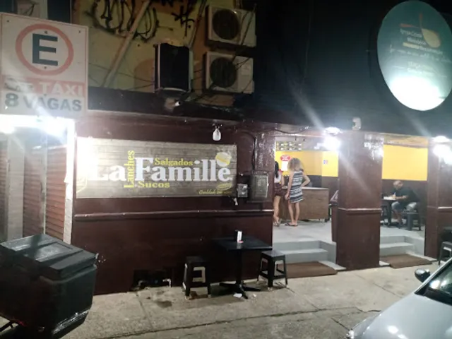 La Famille Lanches