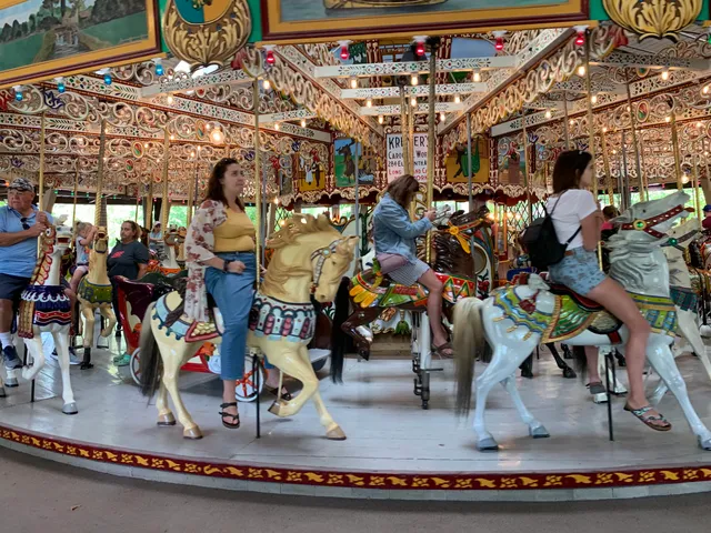 Grand Carousel
