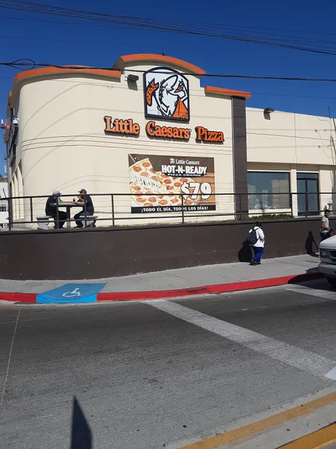 Little Caesars Papalote