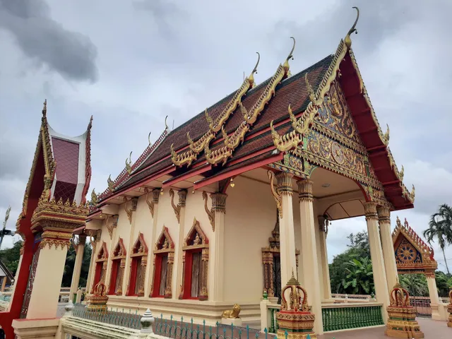 Wat Kabok Khuen Phueng