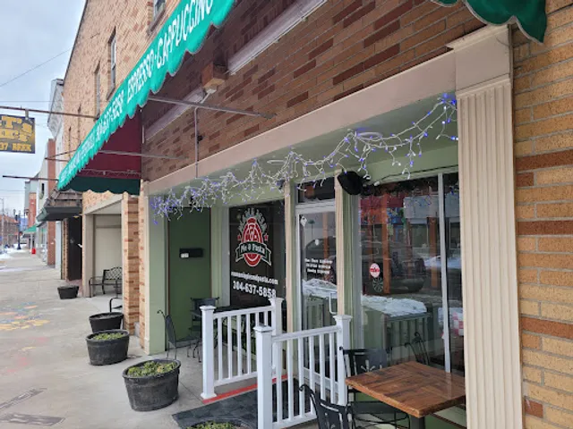 Mama Mia Pie and Pasta