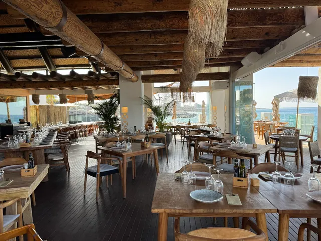 Las Rocas Beach Club