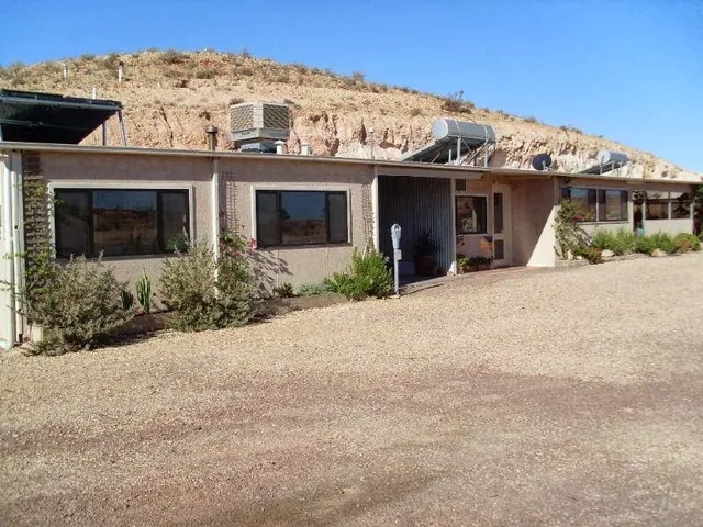 Underground Bed & Breakfast