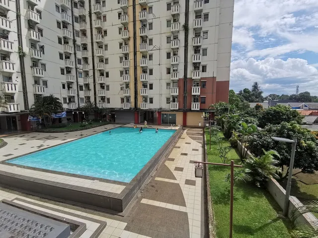 OYO 93585 Apartemen Cibubur Village By Raja Property