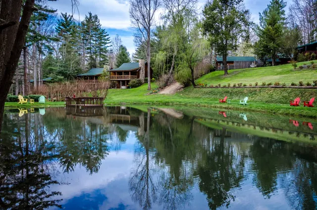 Asheville Cabins of Willow Winds