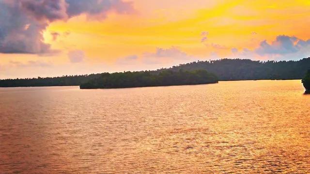 Nova Boat Club Kayaking & Golden Island Boating
