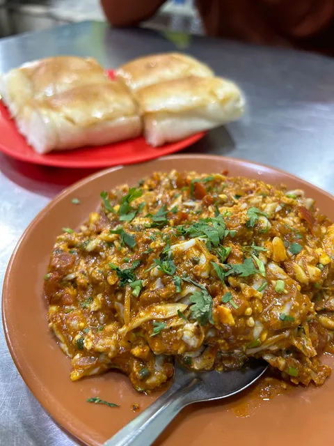 Mohd Nasir Cooper Wala Pav Bhaji & Bhurji Centre.