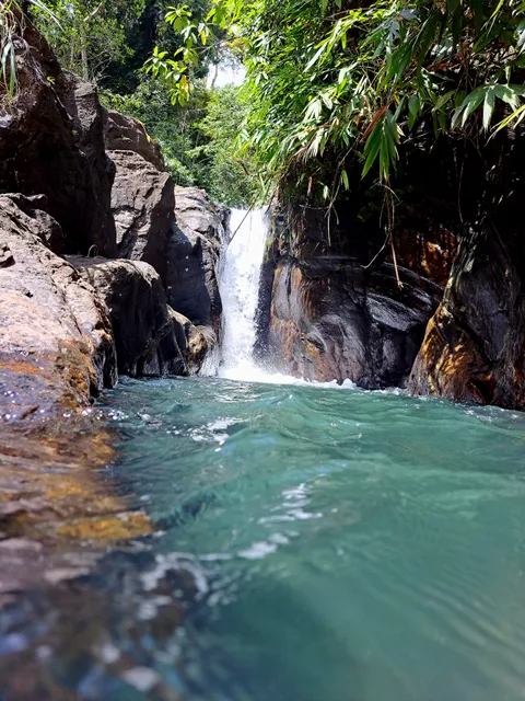 Katugas Ella Waterfall