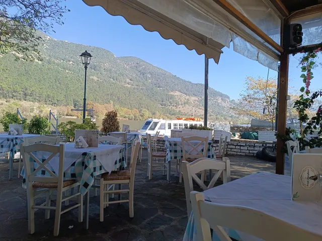 Κυρά Βασιλική Εστιατόριο Νησάκι Ιωαννίνων