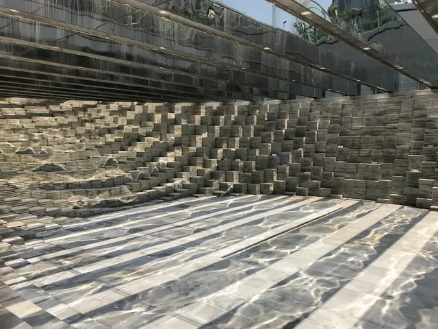 Yoonseul : Malli-dong Reflects Seoul