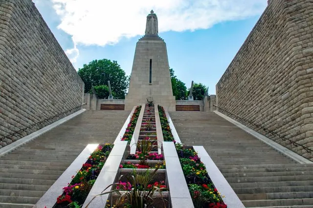 Monument A la Victoire et aux Soldats de Verdun