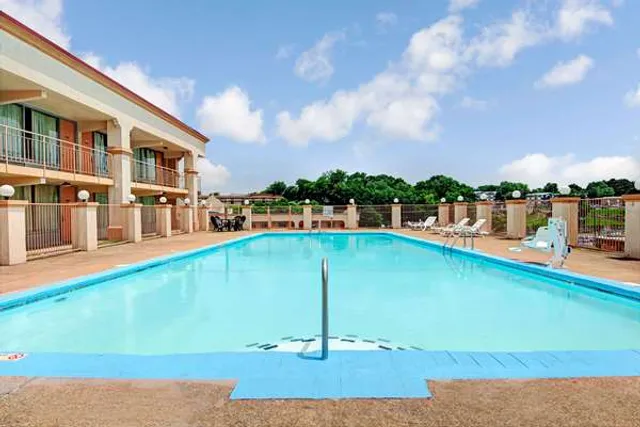 Travelodge by Wyndham Nashville