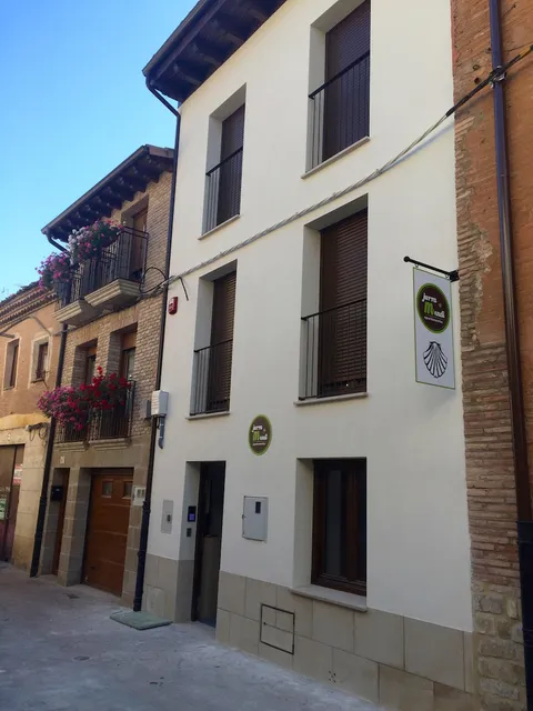 APARTAMENTOS JURRAMENDI - LOS ARCOS
