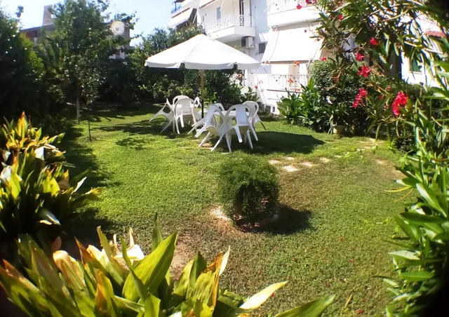 Araliki Apartments & Studios