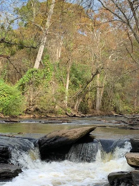 Vickery Creek Trail Parking at Oxbo Road