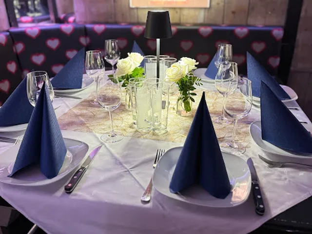 FUXI ESSEN TRINKEN FEIERN