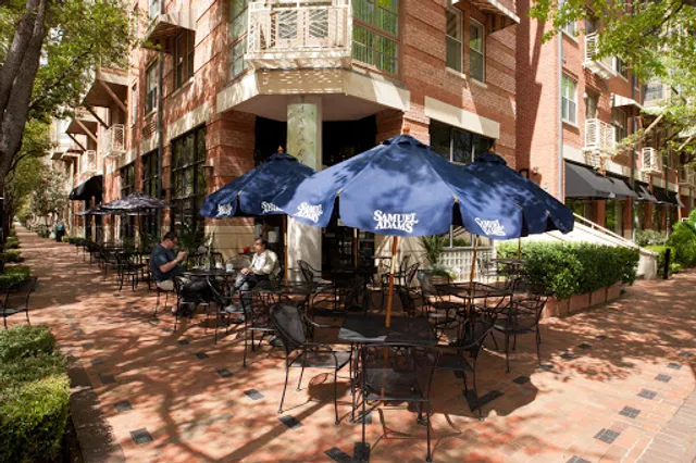 Astoria Caffe & Wine Bar