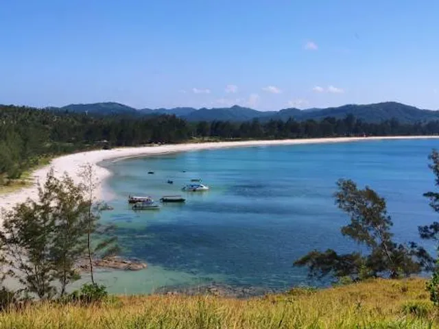 Kalampunian Beach