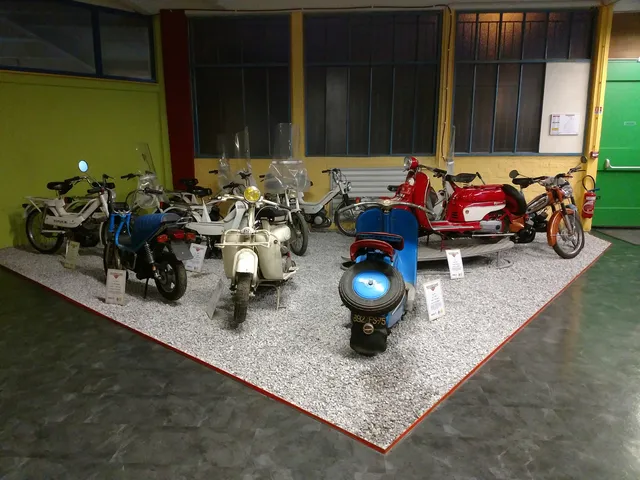 Village of Yesteryear Museum & Crafts Motobécane