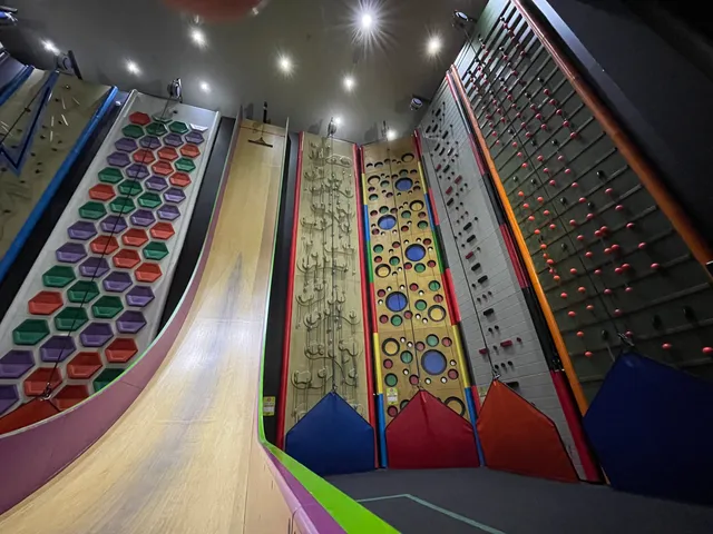RockReef - Indoor Climbing Attraction