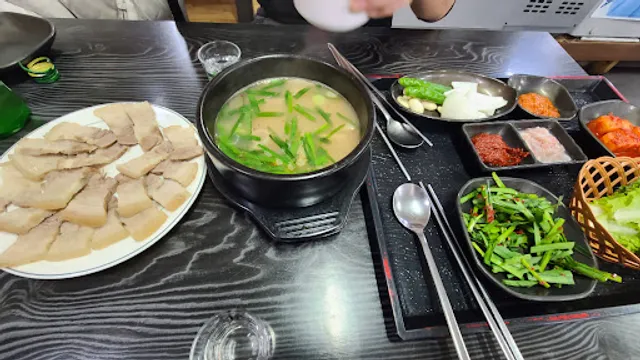 일품돼지국밥