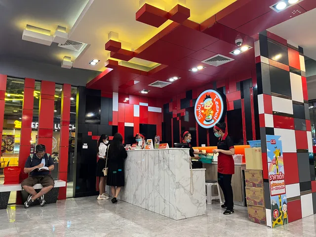 Suki Teenoi MBK Center