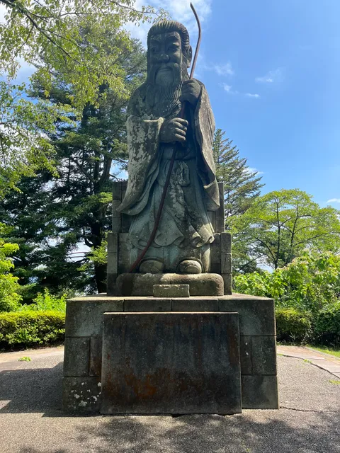 Statue of Emperor Keitai