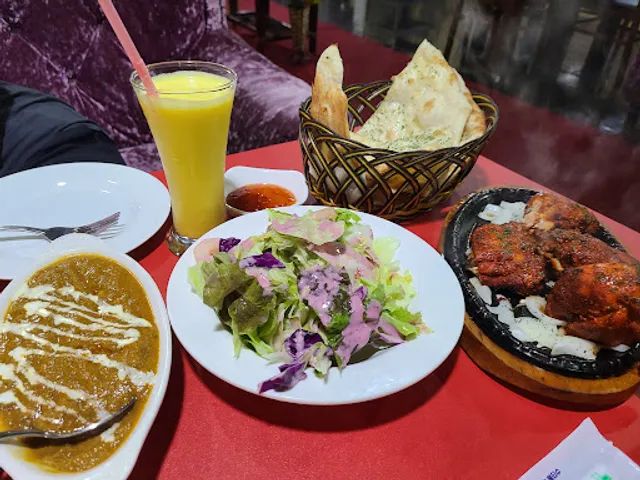 Taj Mahal Resturant (Halal)