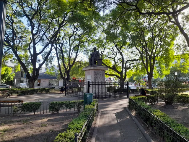 Plaza Esteban Adrogué