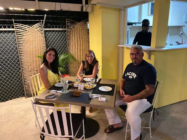 West Coast Bar and Grill