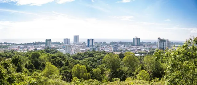 The Grand Old Lady - Canada Hill