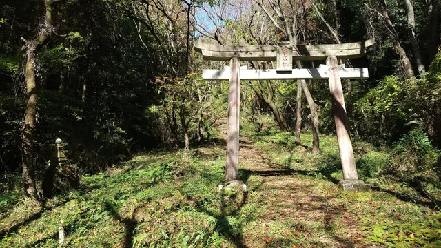 Tomuroyama Shrine