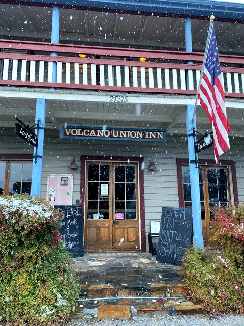 Volcano Union Pub + Inn