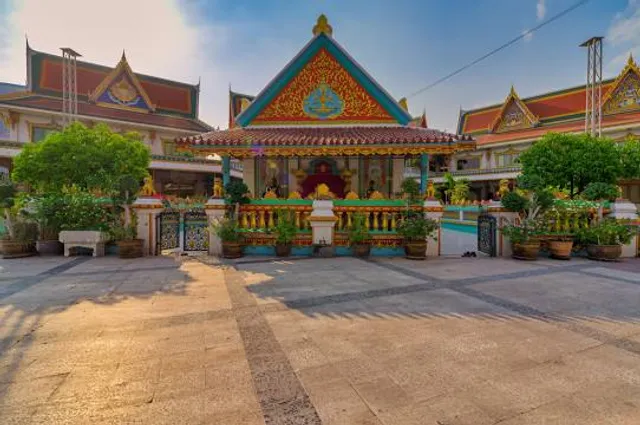 Wat Mai Chong Lom