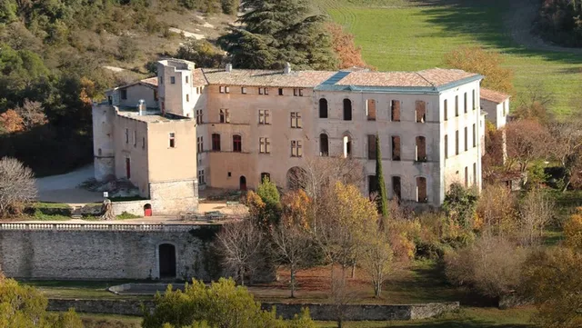 Château de l'Environnement de Buoux