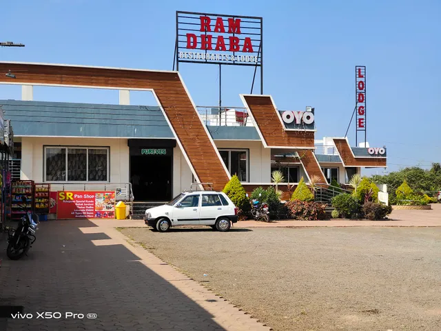 OYO 36619 Hotel Shri Ram