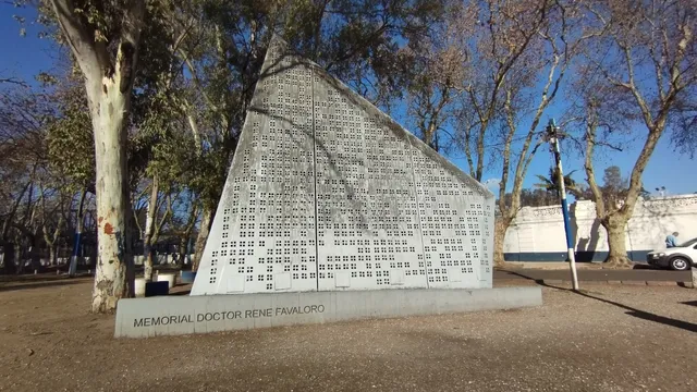 Dr. René Favaloro Memorial